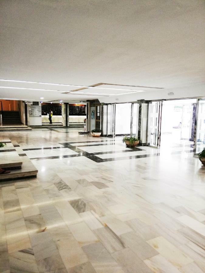 Jupiter 1 Bedroom Zen Appartment 베날마데나코스타 외부 사진